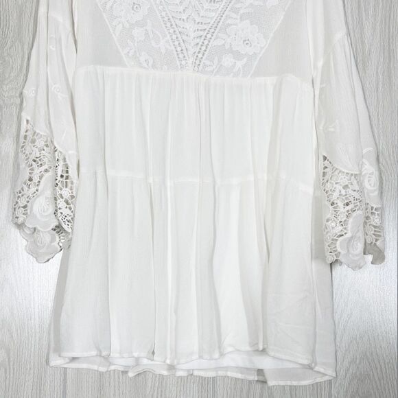 Altar'd State | White Floral Lace V-Neck Mini Dress Size Small - Picture 4 of 9